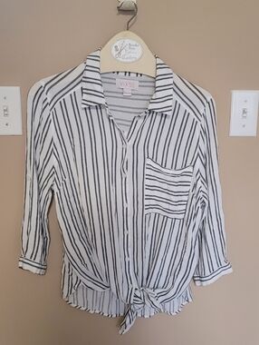 💜2 for $10💜 Bundle and Save. Striped Button-Up Tie Front Shirt - White & Black